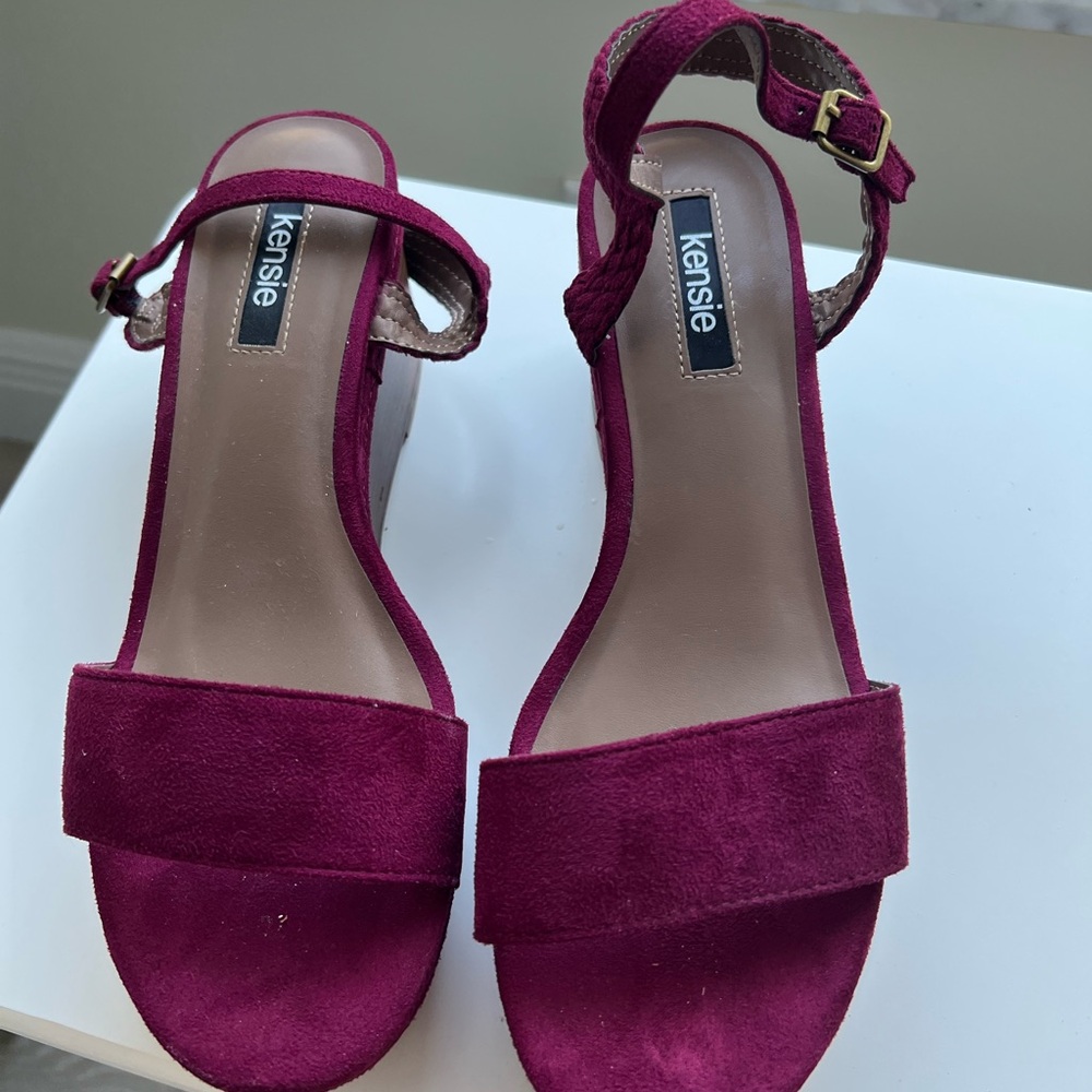 Kinsie Suede Wedge beautiful Berry Color